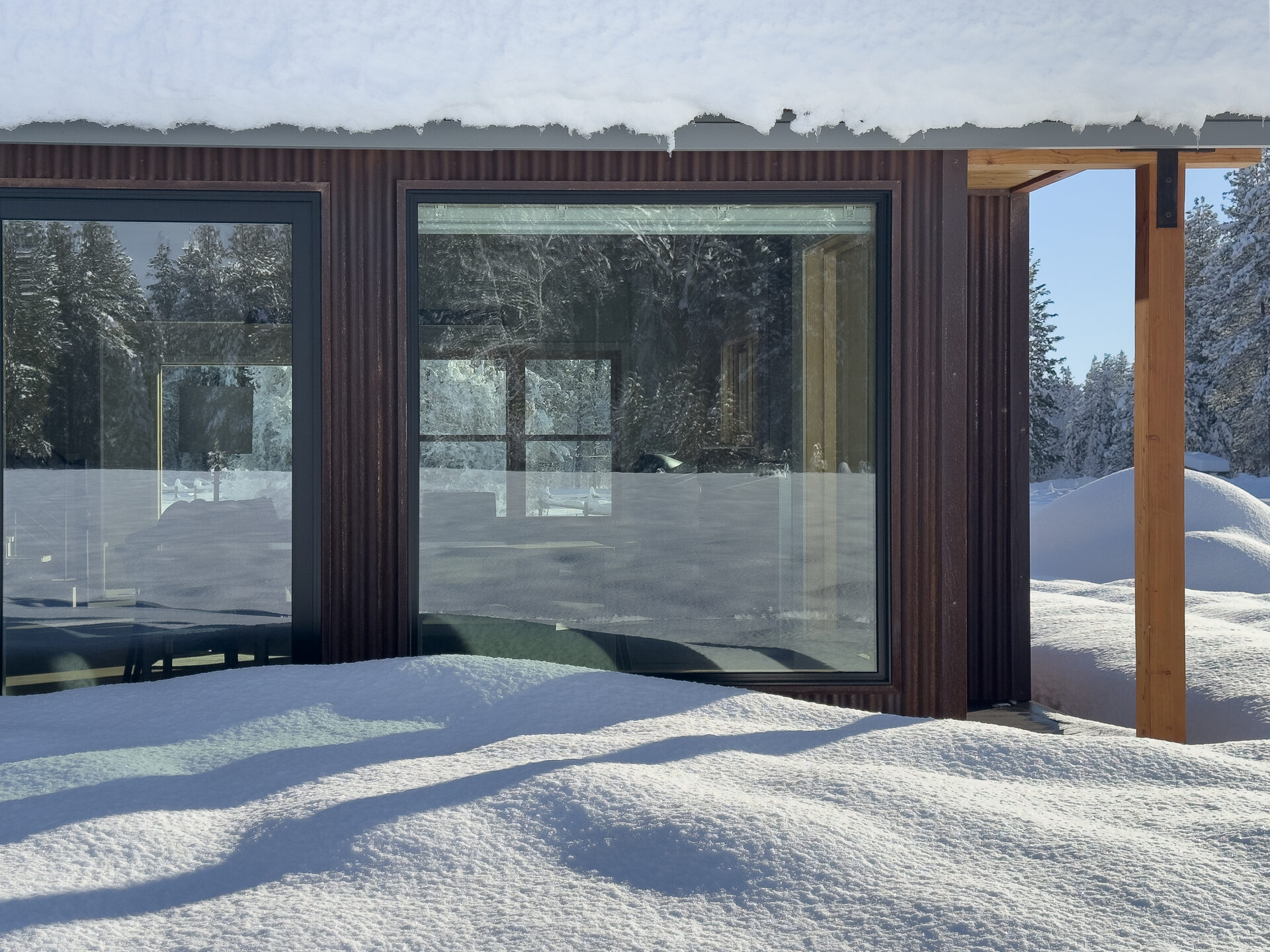 Wolf Creek — dining area and windows